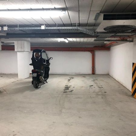 Klimatyzowany Apartament Wenecja Z Garazem Podziemnym キェルツェ エクステリア 写真