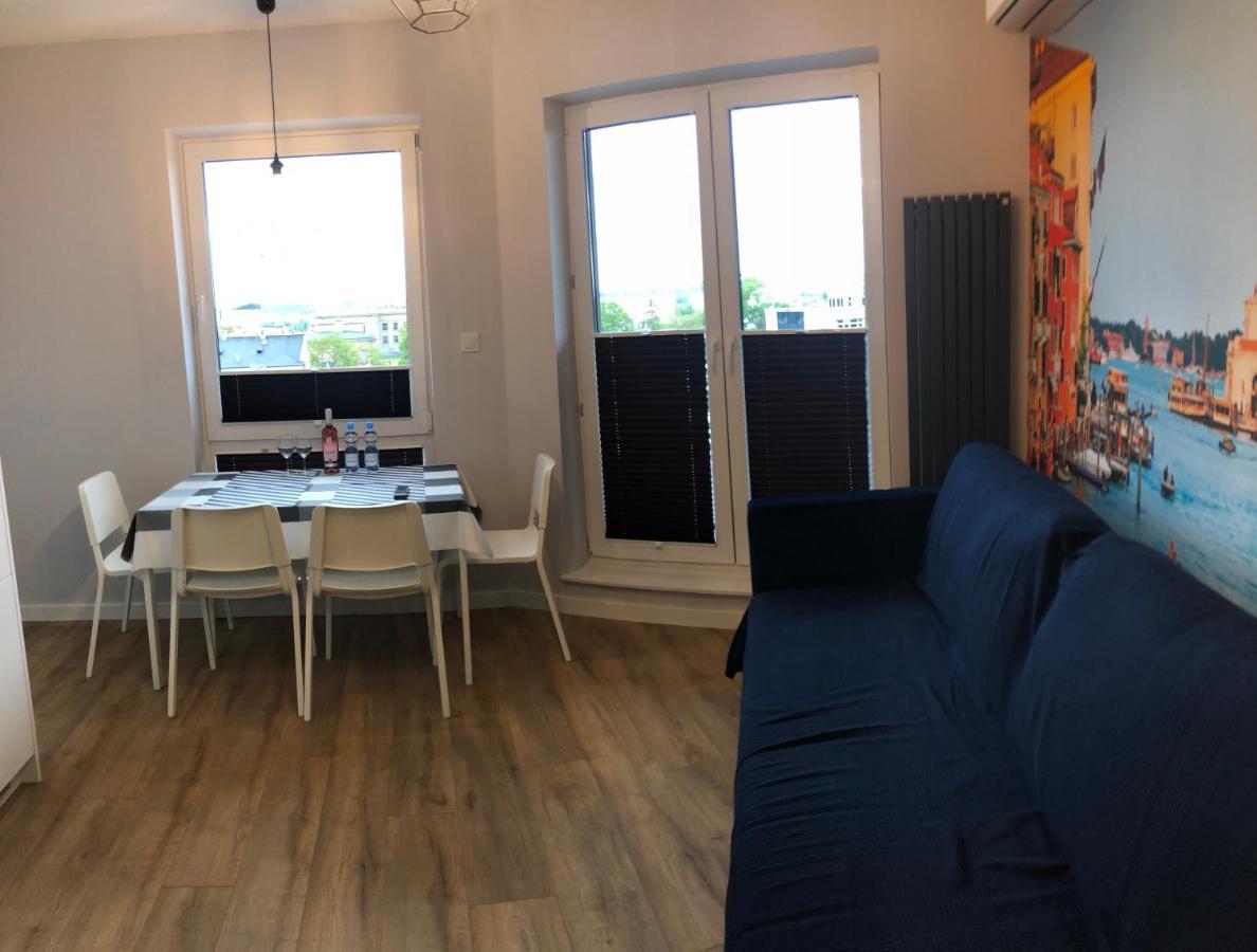 Klimatyzowany Apartament Wenecja Z Garazem Podziemnym キェルツェ エクステリア 写真