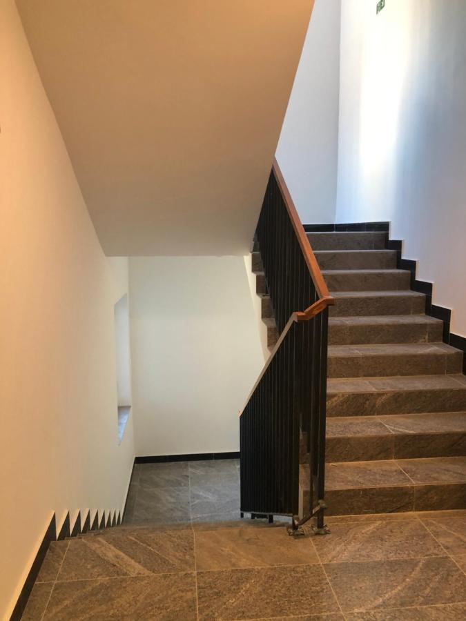 Klimatyzowany Apartament Wenecja Z Garazem Podziemnym キェルツェ エクステリア 写真