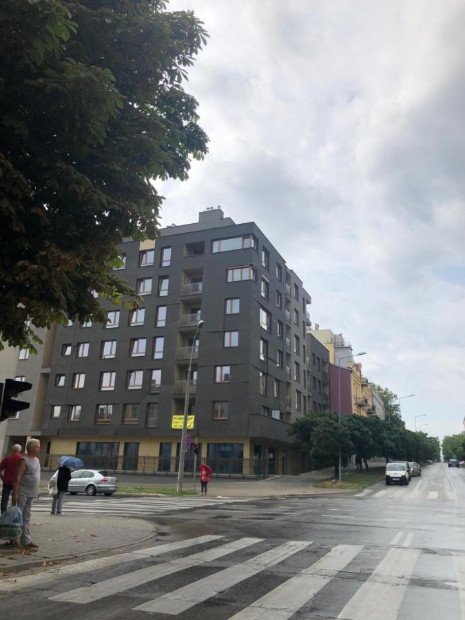 Klimatyzowany Apartament Wenecja Z Garazem Podziemnym キェルツェ エクステリア 写真
