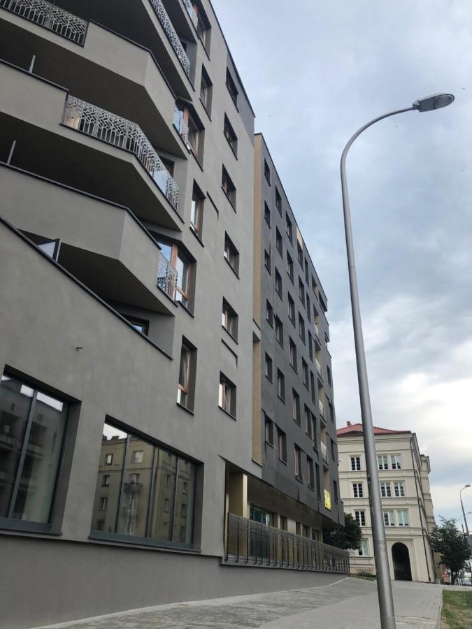 Klimatyzowany Apartament Wenecja Z Garazem Podziemnym キェルツェ エクステリア 写真