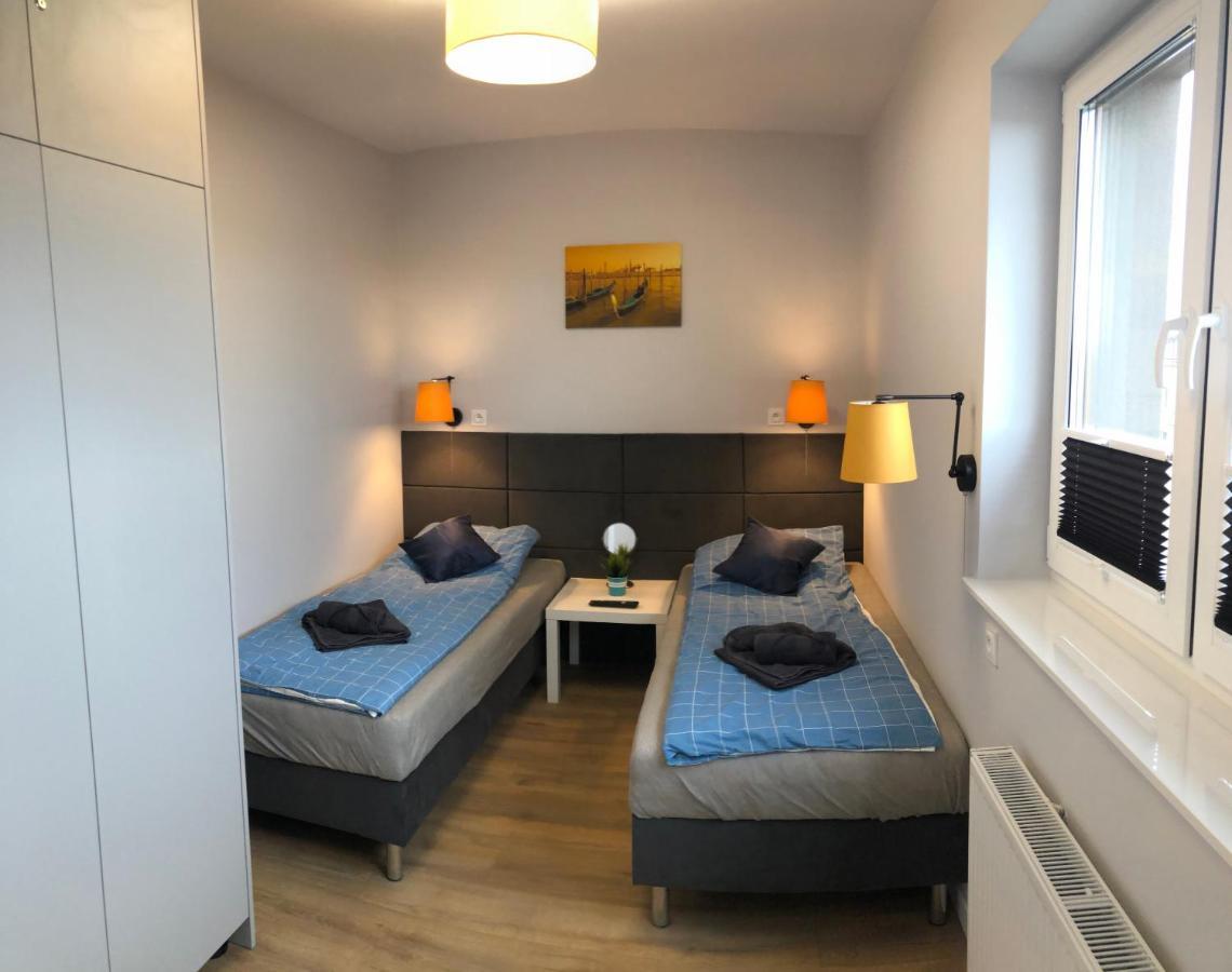 Klimatyzowany Apartament Wenecja Z Garazem Podziemnym キェルツェ エクステリア 写真