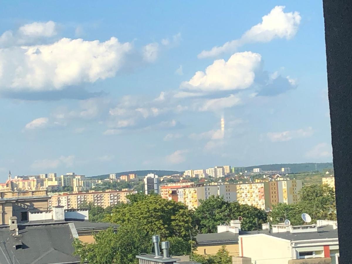 Klimatyzowany Apartament Wenecja Z Garazem Podziemnym キェルツェ エクステリア 写真