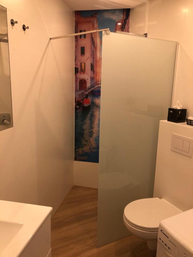 Klimatyzowany Apartament Wenecja Z Garazem Podziemnym キェルツェ エクステリア 写真